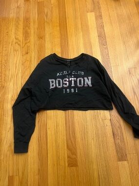 Forever 21 Black Cropped 'Boston' Graphic Shirt